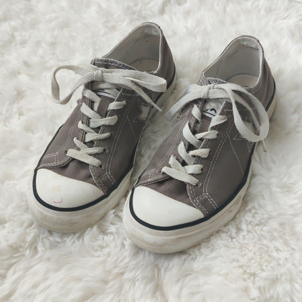 Converse One Star Sneakers, Gray, size 7 Women's